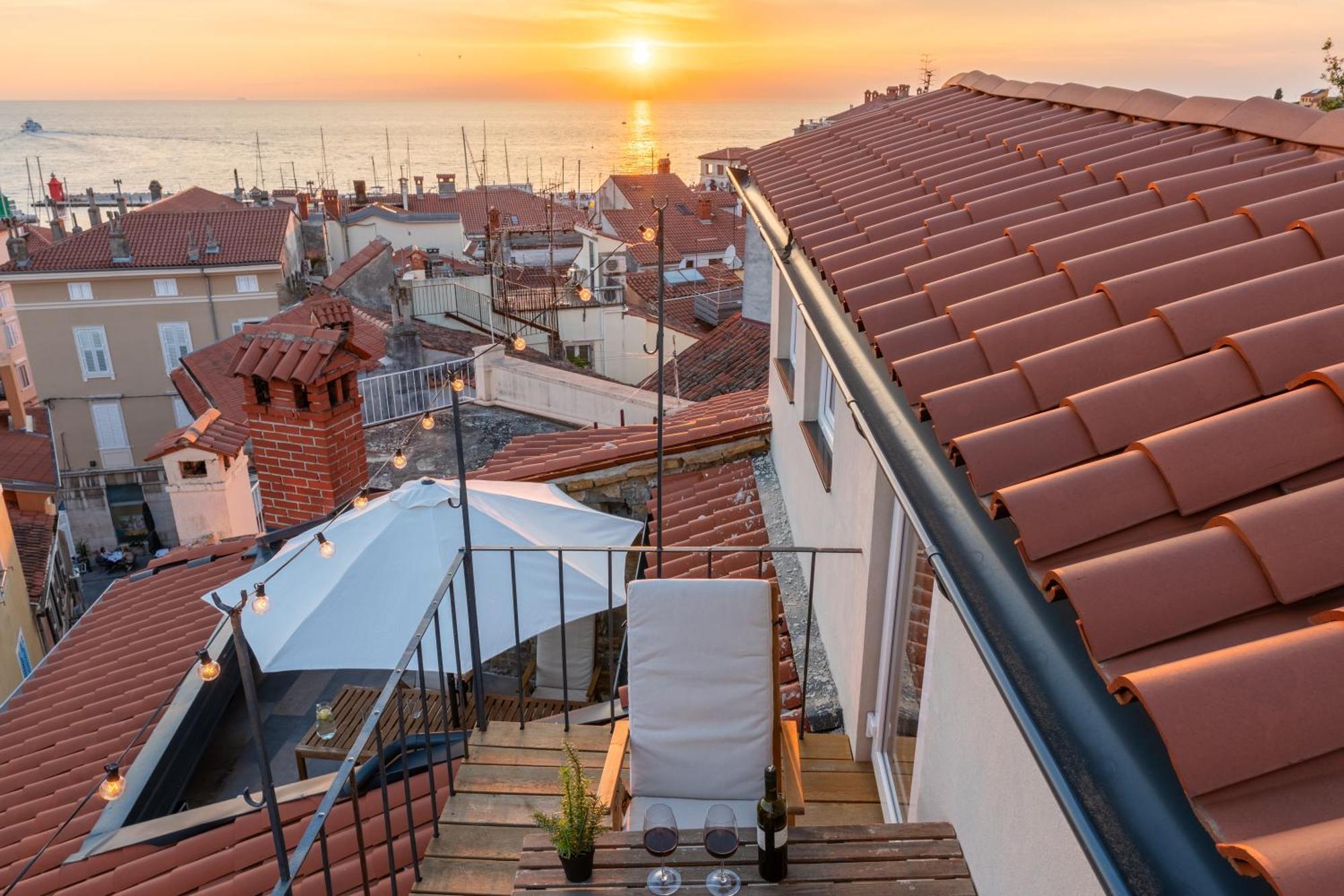Via Paradiso Apartments Пиран Екстериор снимка
